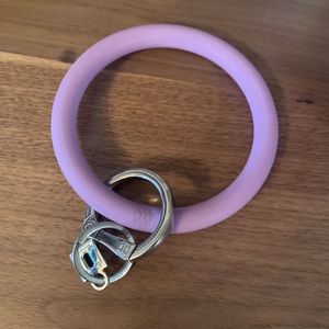 Gently used Oventure key ring- lavender